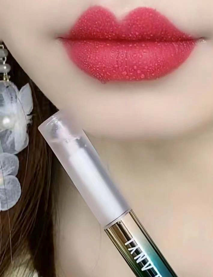raincoat pen lipstick